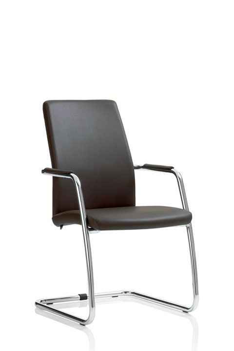 konferencijska stolica s tapeciranim naslonom